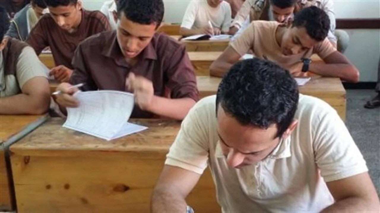 أوراق رسمية إلزامية.. قائمة مستندات التقدم لشهادة الثانوية العامة 2026 في المدارس